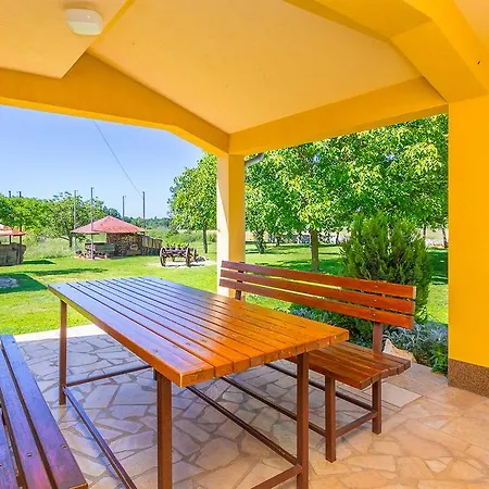 House Grande Сasa de vacaciones Grandici